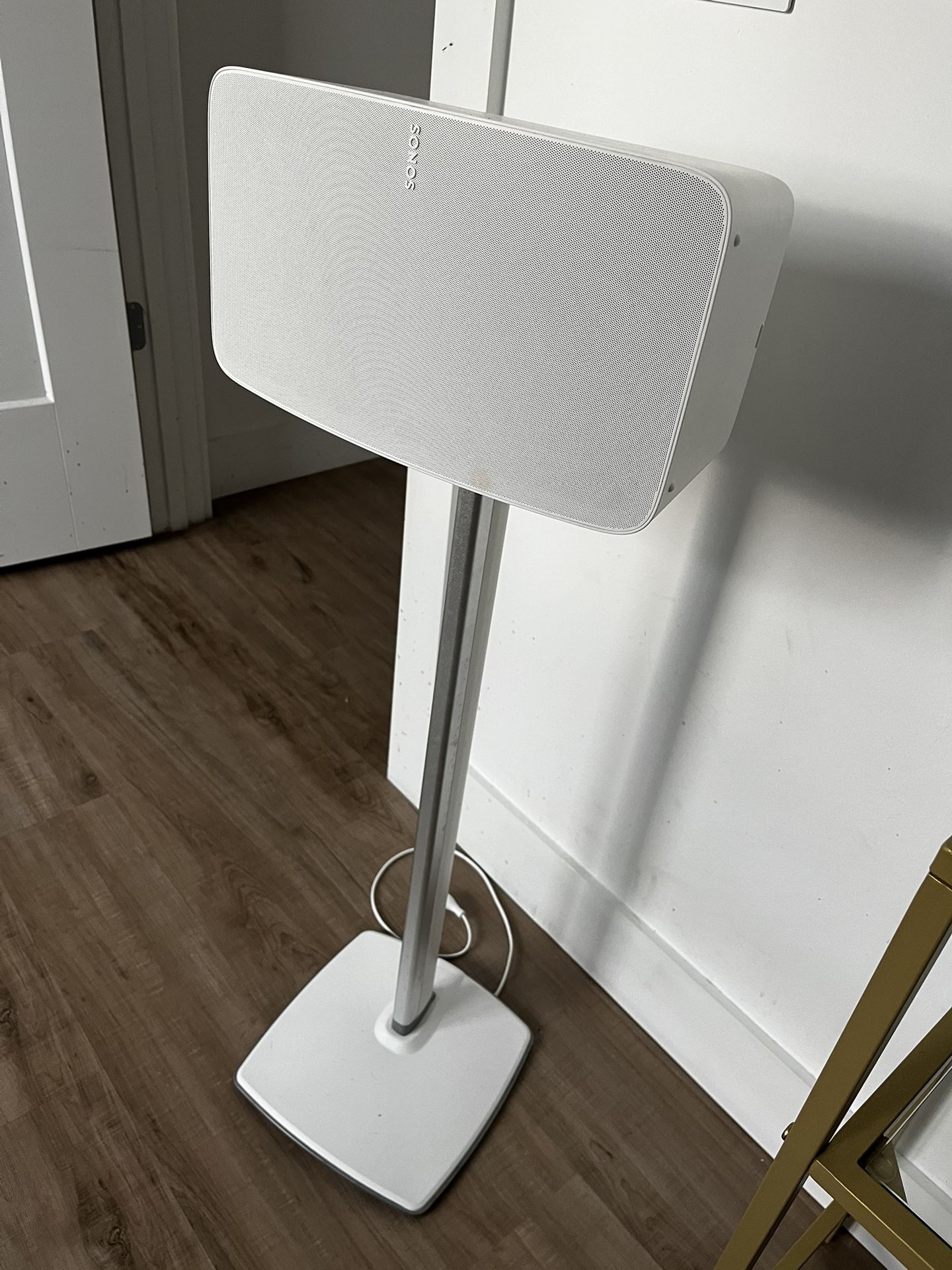SONOS Five White Wireless Speaker + Stand >$500 Value