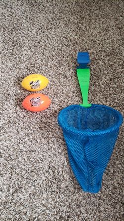 Mini Pop Skyball Football Target With 2 Footballs