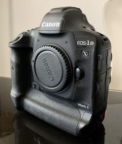Canon EOS-1DX Mark ll Camera Body