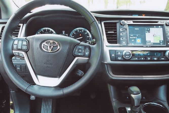 ForSaleByOwner2O15 Toyota Highlander PriceFIRM$18OO