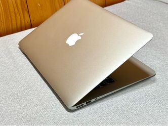 Apple MacBook Air 13” i5/8GB/256GB SSD $180