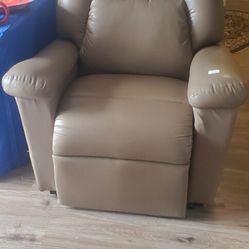 Golden Technologies Lift Chair Lazyboy Style
