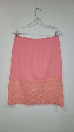 Vintage Half Slip M/L salmon Pink Color BEAUTUFUL  😍  Cash Only