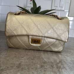 White And Gold Shoulder Bags 