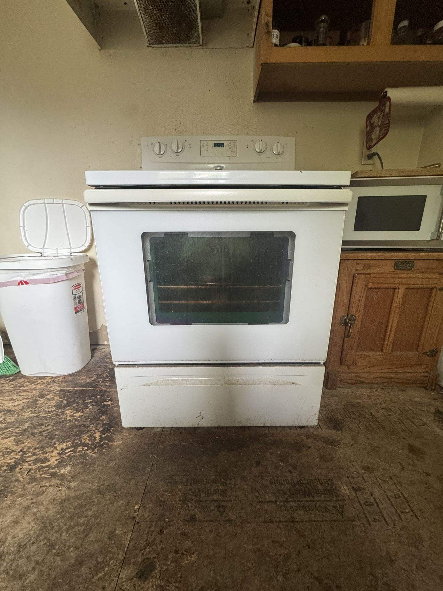 Whirlpool Electric Stove
