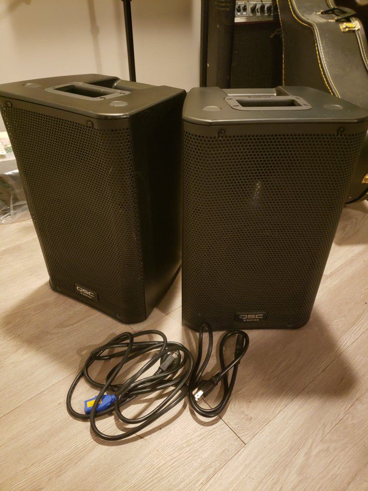 Pair of QSC K8 Powered 8" PA Speakers