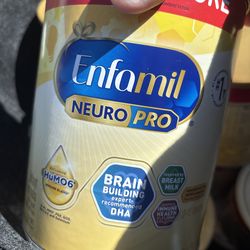 Baby formula Enfamil Nuero-pro