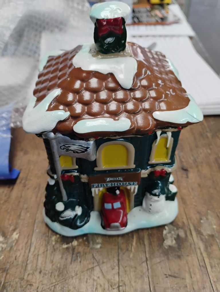 Forever Collectibles NFL Philadelphia Eagles Firehouse Christmas Village ceramic building