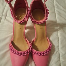 New Size 6 Woman's Heels 