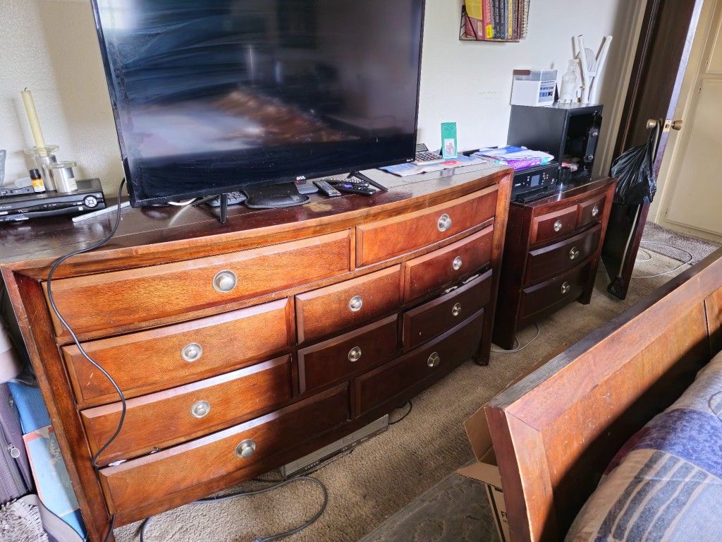 Dresser Drawers And Queen Sizes Bed Frame