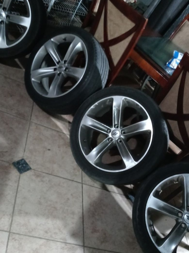 20 Inch Rims Off A Dodge Challanger Also Fits Dodge Charger