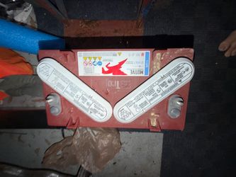 Deep cycle battery