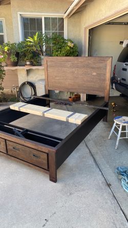 Bed frame full size con cajones
