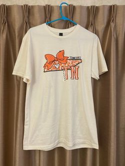 Women’s Tennessee state bow t-shirt. New! Size medium