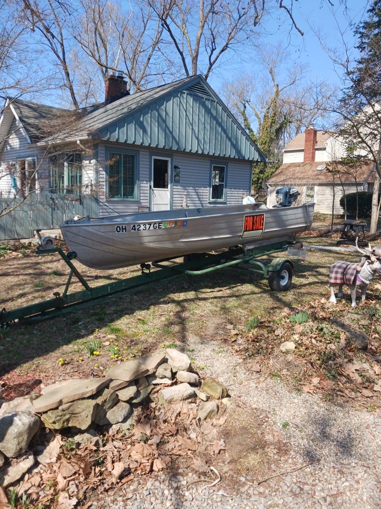 Fishing Boat Deep hull w/Trailer and Motor