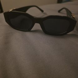 Think Lady Gucci Sunglasses Model Number In Last Pic