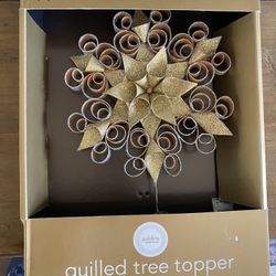 NEW ($14.99 TAG) Golden quilled tree topper by Martha Everyday.
