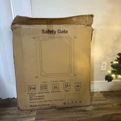 CLEAR SAFETY GATE 