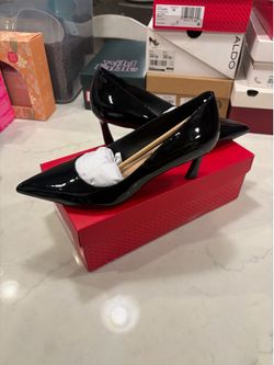 Women’s brand new shoes, sneakers, heels, pumps, boots