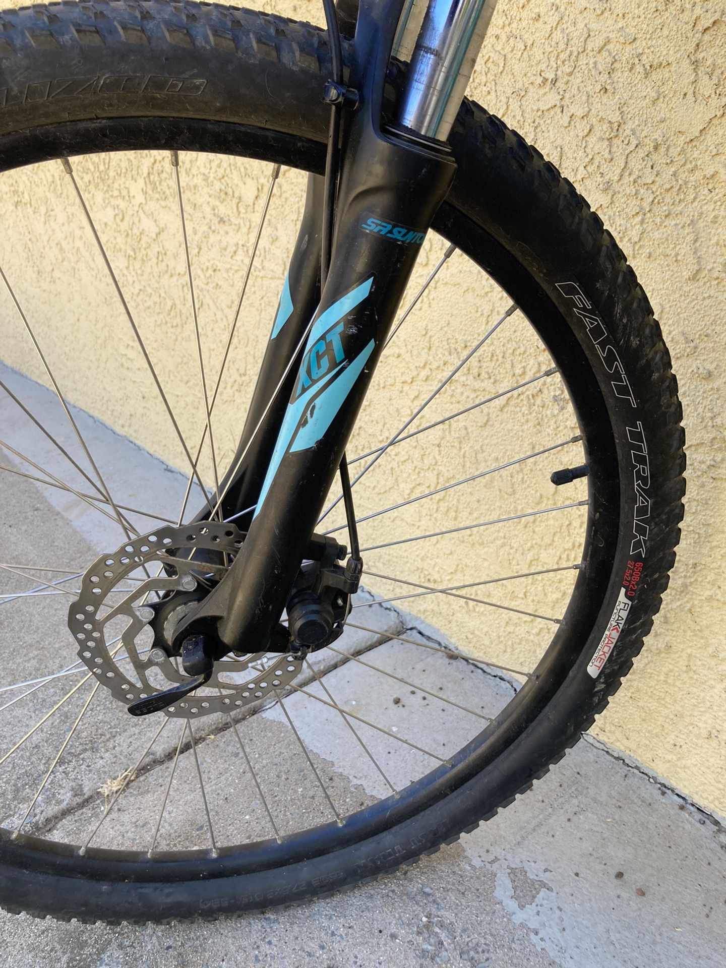 Specialized jynx Woman’s XS Mountain Bike for Sale in San Diego, CA