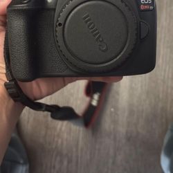 Canon Eos Rebel T7 BUNDLE