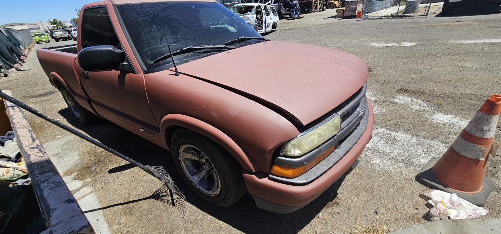 2002 Chevy S10 (Parts) 