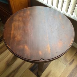 Side Table Great Condition 