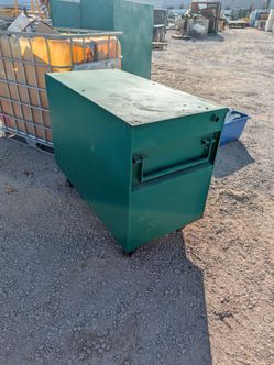 $300 greenlee work bench tool cart used