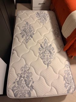 Twin mattress