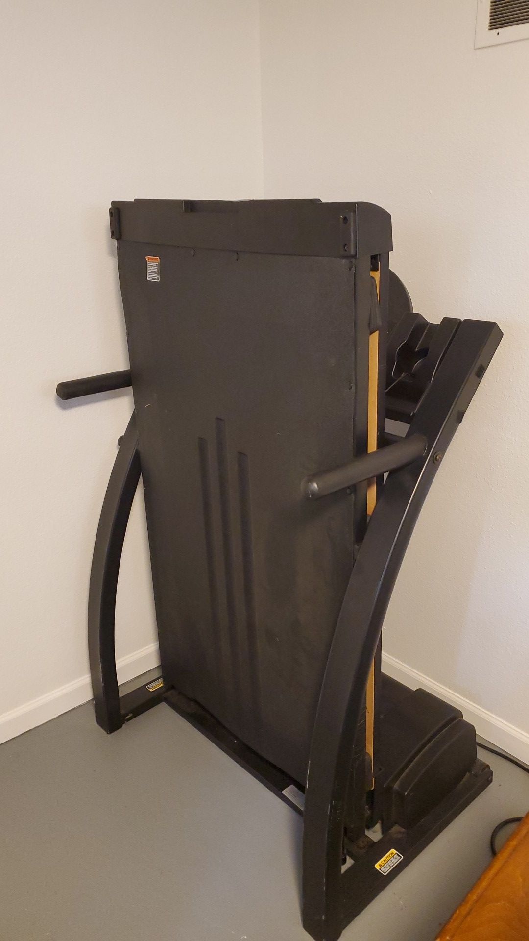 FREE Folding Treadmill Proform 725ex for Sale in WA OfferUp