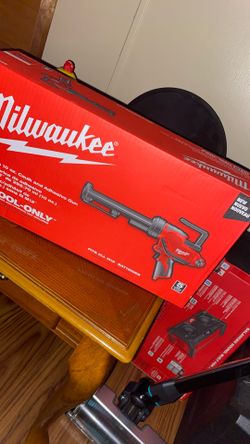 Milwaukee Caulk Gun