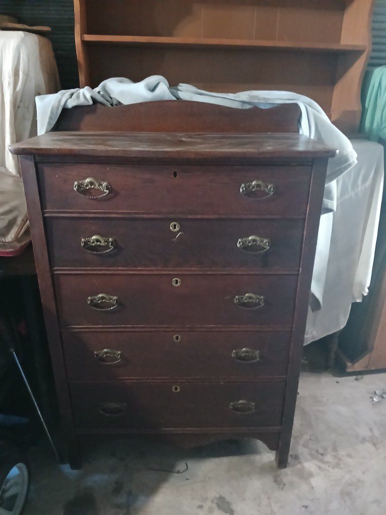 Antique Oak  5 Drawer Dresser 