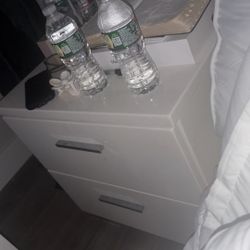 Nightstand 