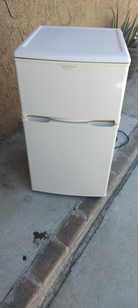 Mini REFRIGERATOR 2 Doors