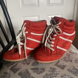 Womens Wedge Sneaker Size 9