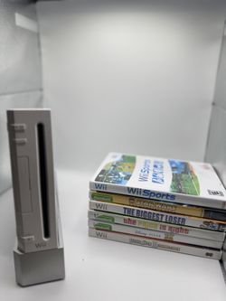Nintendo Wii Console Bundle – Includes Games & Accessories