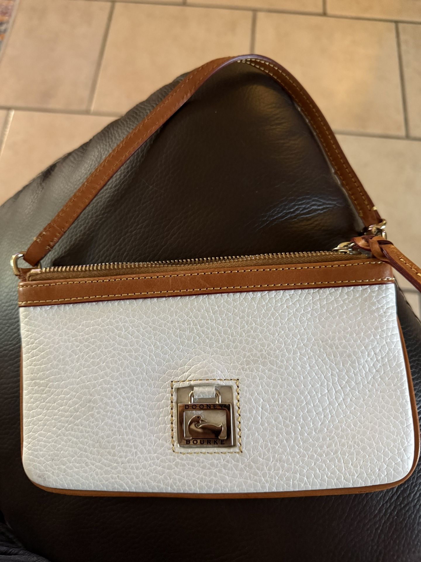 DOONEY & BOURKE Pebble Grain Leather Wristlet Vintage