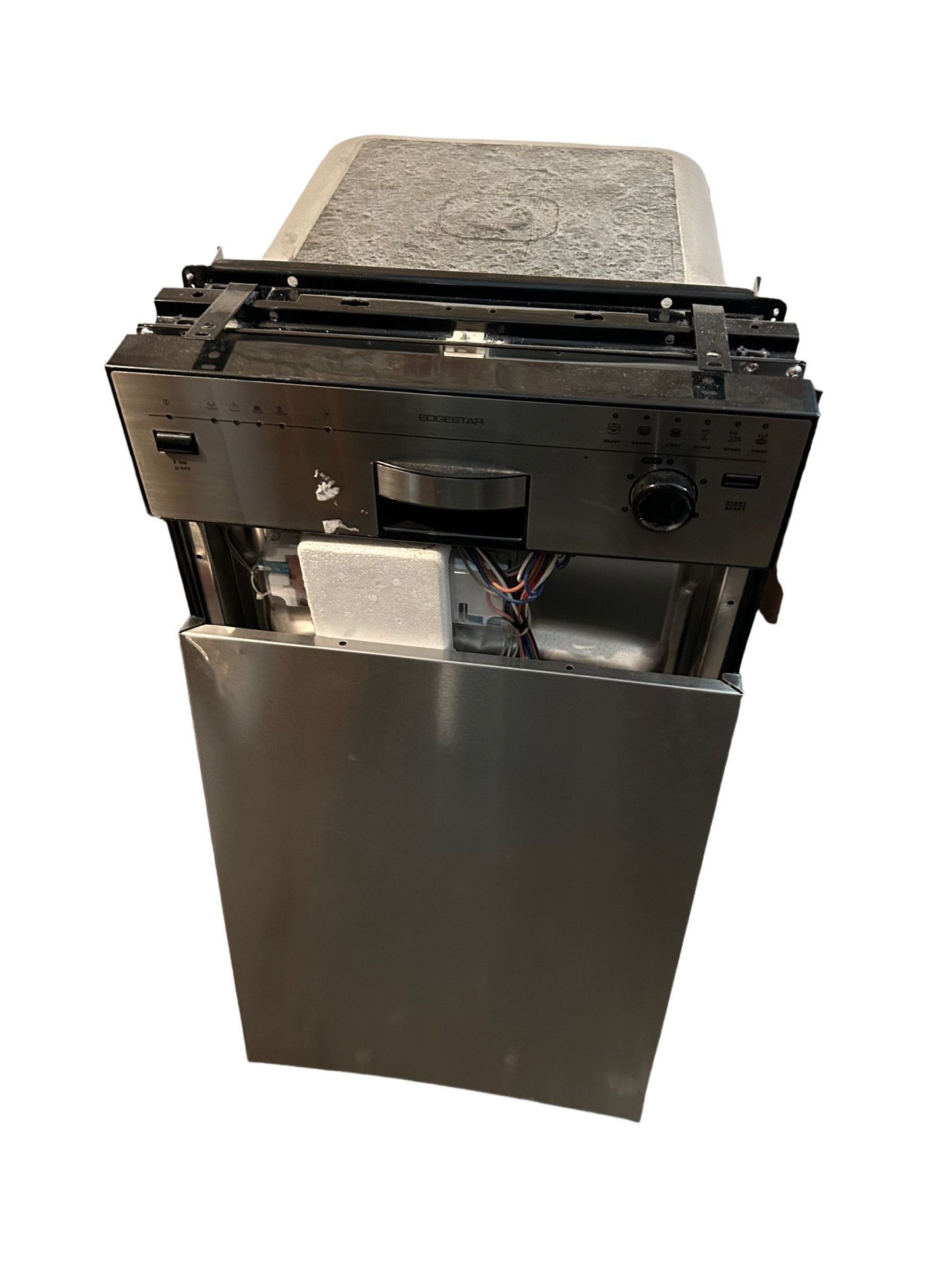 Edgestar 18” Front Control Dishwasher Stainless Steal And Black