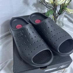 UGG Men's Slide It black sandals Size 10 