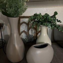 3 Vases