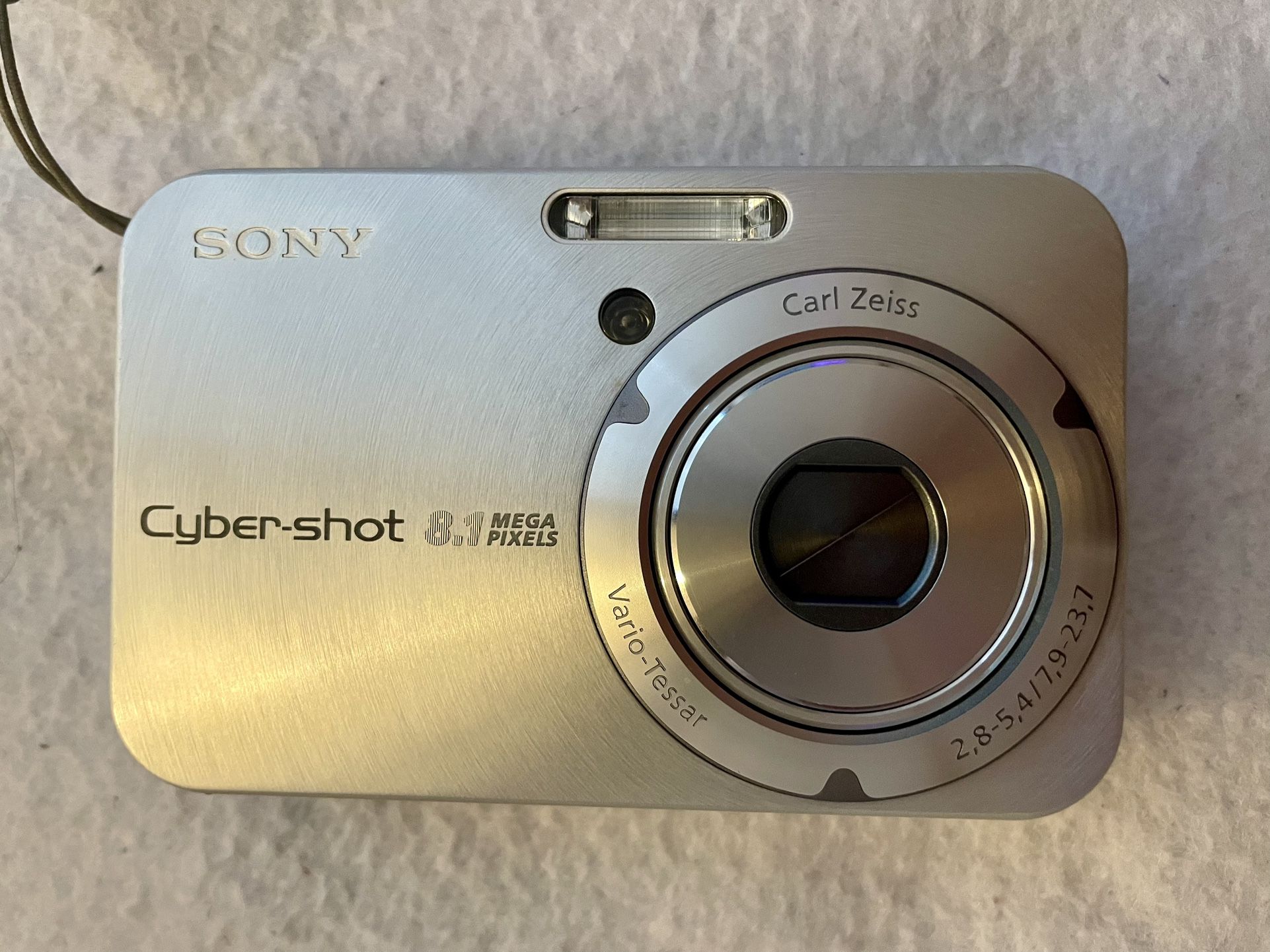Sony Cyber-shot DSC-N1 8.1MP Digital Camera - Silver