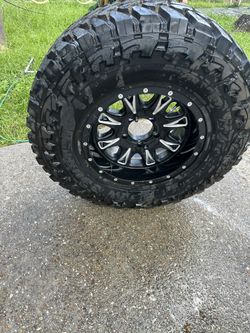 Tire And Wheel 35/12.50r17