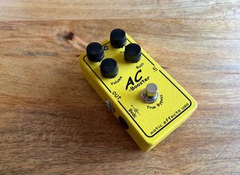 Xotic effects AC booster overdrive pedal