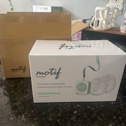 Motif Roam Hands-Free Portable Breast Pump Nursing Digital Screen NEW Nursing Travel