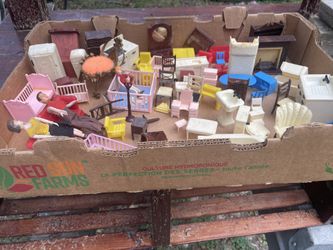 Vintage Doll House Furniture/ People 