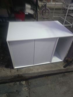 Cat litter box