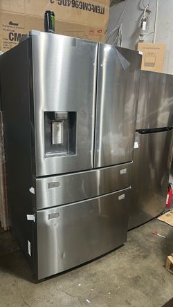 Refrigerador Samsung nuevo solo 2 golpecitos