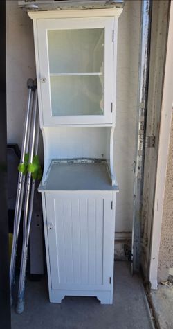 Storage cabinet