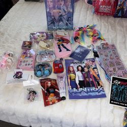 K-pop Demon Huntrix Bundles 