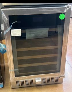 Wine Enthusiast SommSeries2 24” Undercounter 46-Bottle Dual Zone with VinoView Display Shelving